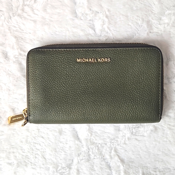 Michael Kors Handbags - Michael Kors Wallet Olive Green